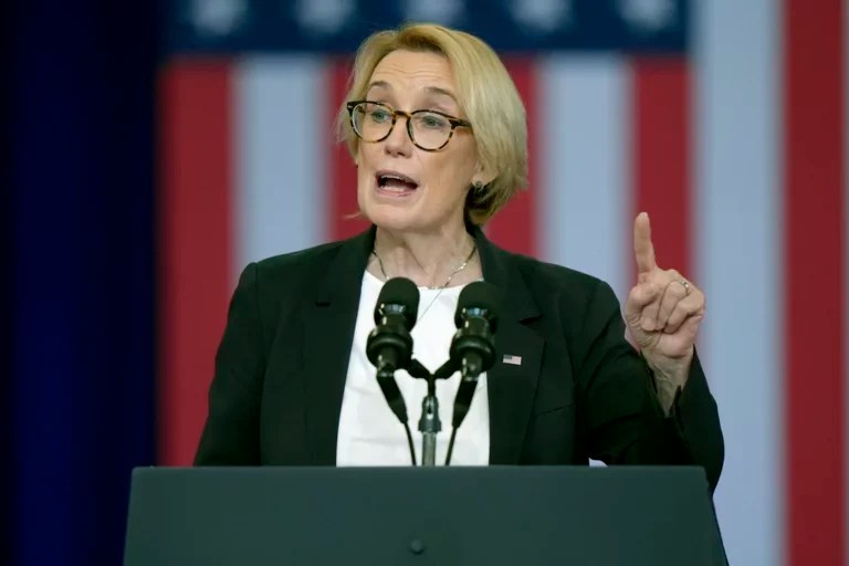 Bipartisan Senate bill would expand Medicare to cover birth control