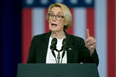 Bipartisan Senate bill would expand Medicare to cover birth control