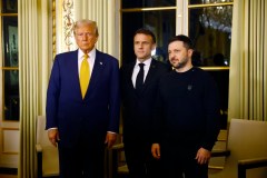 Zelensky negotiating Biden and Trump for help at the same time