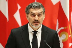 New Georgian president sworn in amid political crisis
