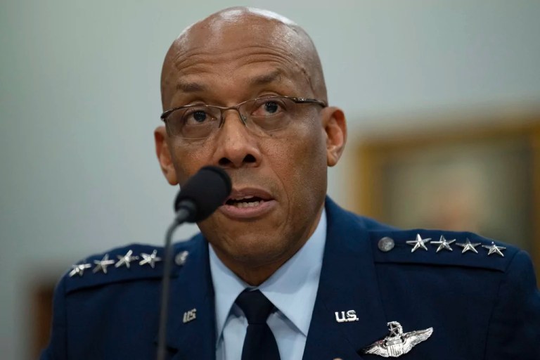 Russian general makes rare call to top US military leader
