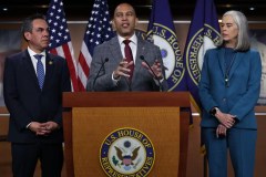 Democrats mount resistance to GOP effort to keep government open