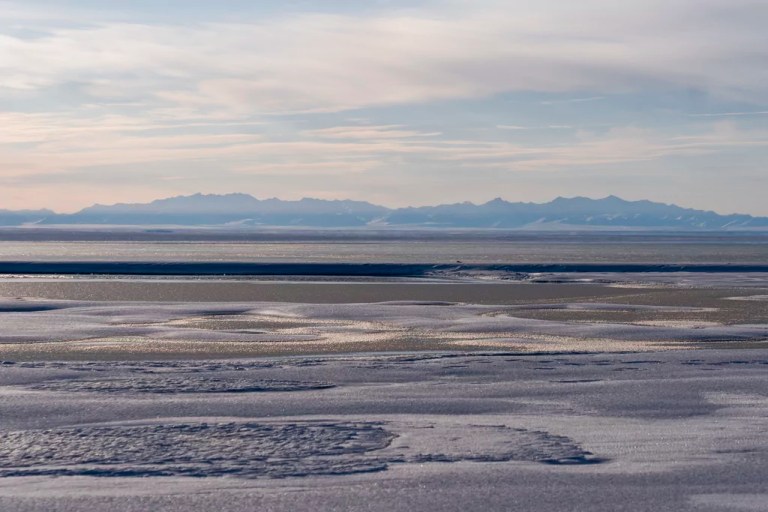 Trump signs executive order supporting oil and gas drilling in Alaska