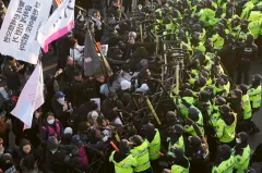 Police fail to arrest impeached South Korean president after hourslong standoff
