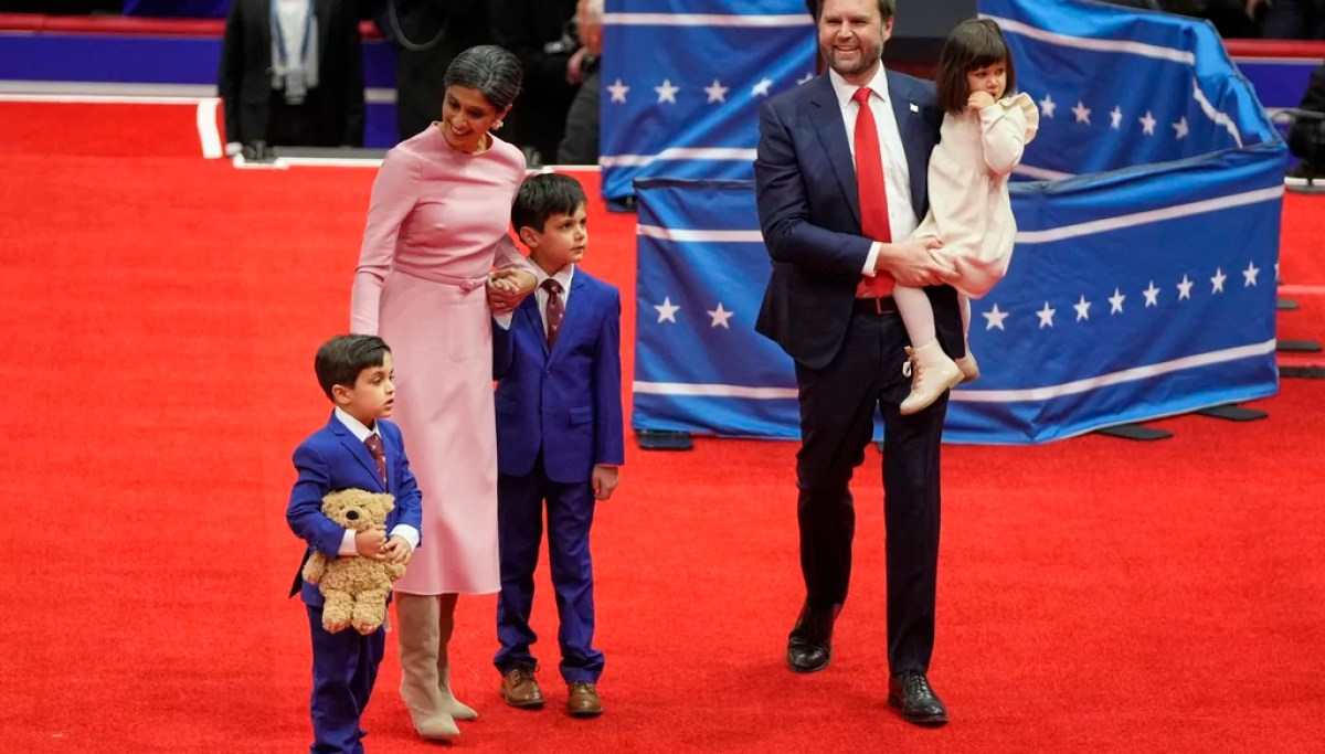 Vances announce birth of their fourth child, Alec