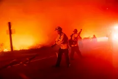 California lawmakers propose making oil companies liable for wildfires, payouts