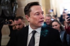 Musk turns on past ally Farage in latest UK political intervention