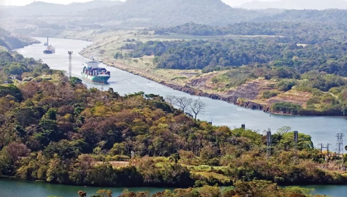“America Prevails: Trump Secures Victory with Panama Canal Decision”