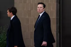 Elon Musk calls on King Charles III to overthrow UK government