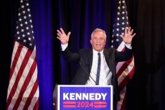 Fast-food chain jokes about RFK Jr. visit after ditching oil for beef tallow
