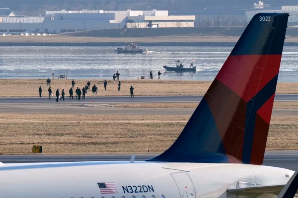 Black box still unrecovered from DC plane crash: NTSB