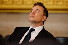 It won’t be easy for Musk to build a successful third party