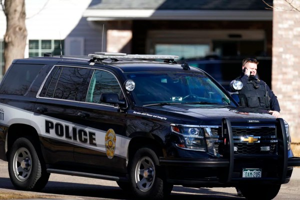 Federal agents detain 40 illegal immigrants in Colorado raid targeting Tren de Aragua