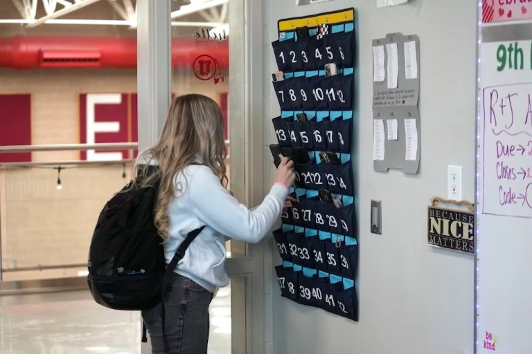 Cellphone ban begins in Los Angeles Unified School District