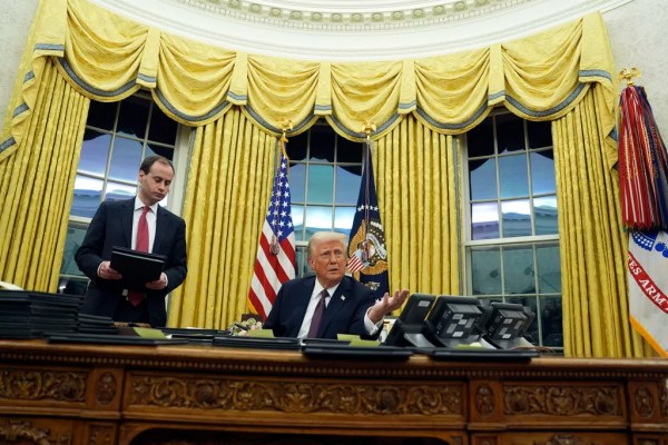 Trump orders restart of new LNG export permit approvals