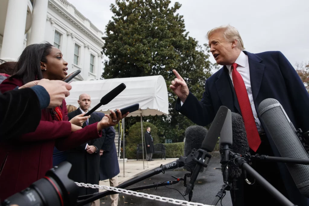 Journalists discover
the Constitution