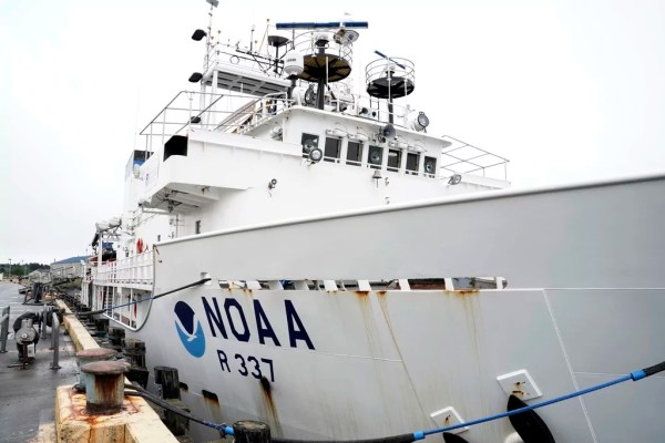 Trump backtracks on ending NOAA contracts to climate data centers