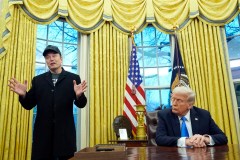 Judge orders Trump personnel office to rescind mass firings directive