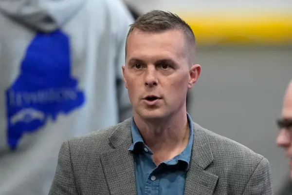 Jared Golden tanks push to rein in Trump’s war powers as GOP opposition grows