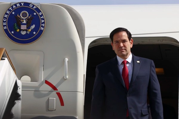 Trump pulls Rubio and defense hawks toward Russia in Ukraine talks