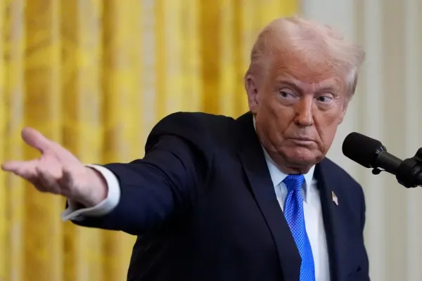 Trump threatens new sanctions and tariffs on Russia to force peace talks