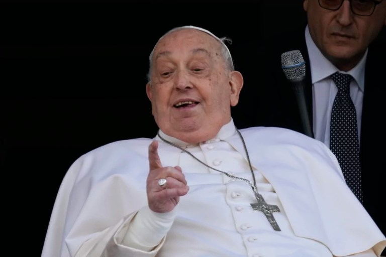 Pope Francis leaves hospital after first public appearance in weeks