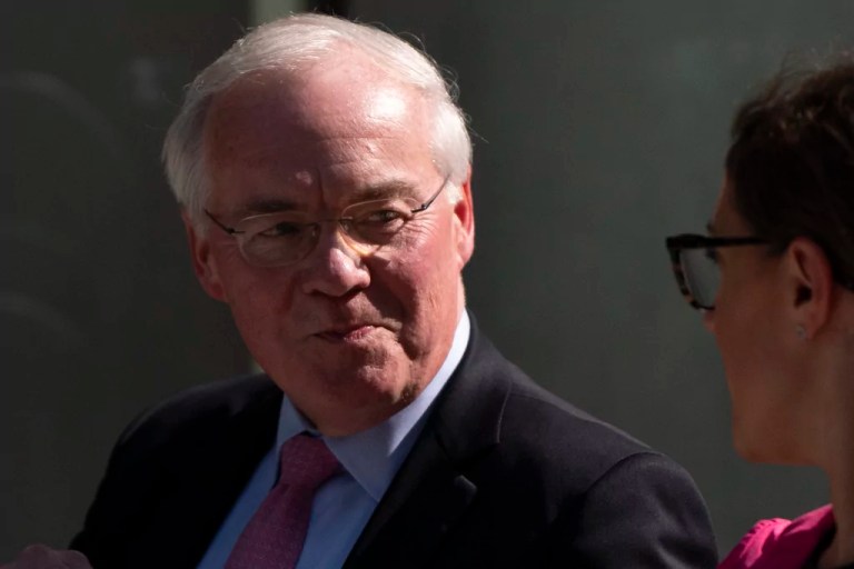 Kroger CEO Rodney McMullen leaves federal court after testifying during a federal court hearing, Wednesday, Sept. 4, 2024, in Portland, Oregon.