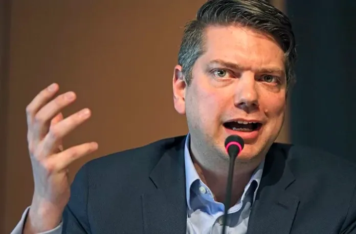 Alaska Democrat drops out of governor race, citing funding concerns