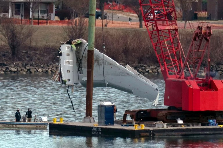House Oversight Committee launches investigation into Potomac River plane crash
