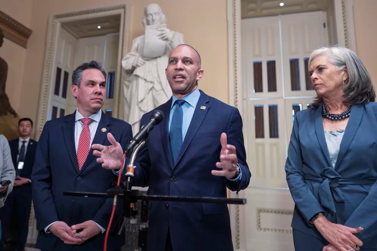 Jeffries doesn’t budge on GOP funding bill after Schumer caves