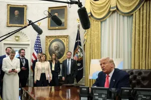 Appeals court weighs Trump crackdown on law firms and security clearance revocations