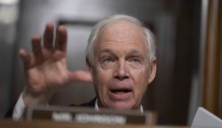 Senate conservatives name their price in debt ceiling negotiations