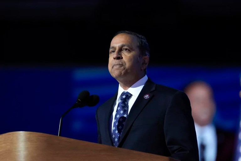 Raja Krishnamoorthi pens letter to Speaker Johnson calling for vote to ban stock trading