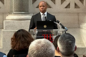 Adams’s new independent bid isn’t shaking Cuomo’s momentum