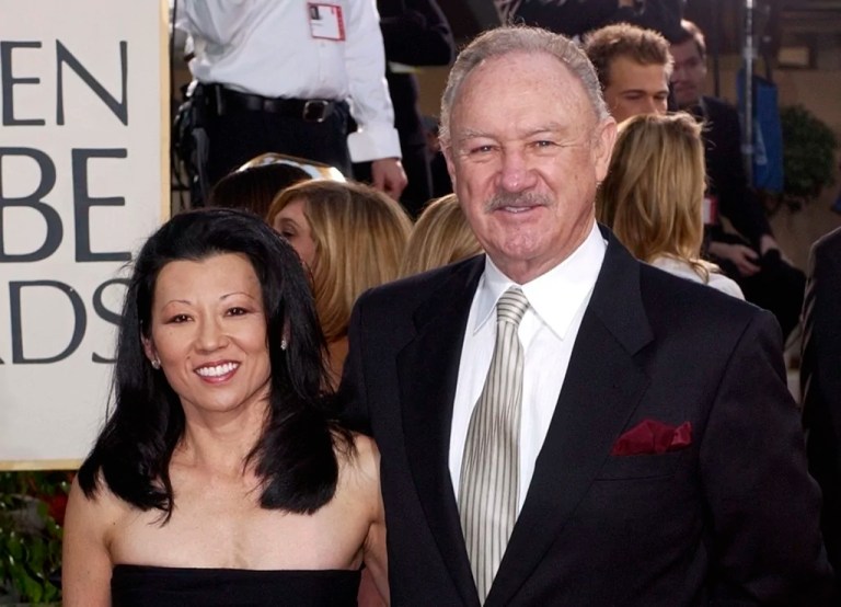 Actor Gene Hackman arrives with his wife, Betsy Arakawa, for the 60th Annual Golden Globe Awards in Beverly Hills, California, Jan. 19, 2003.