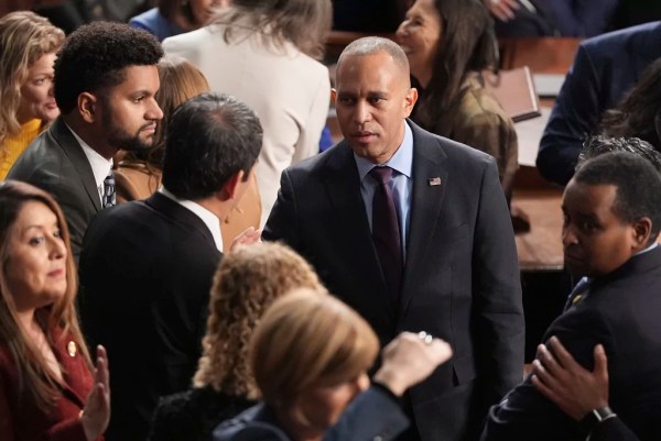 Democrats’ pivot to Trump’s economy muddled by another El Salvador trip