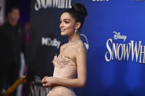 Rachel Zegler on read carpet