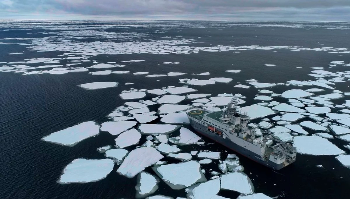 “Sneaky China and Russia Eye Strategic Takeover of Norway’s Svalbard!”