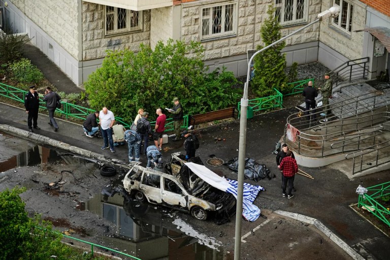 Russian general killed in car bombing as Trump envoy meets with Putin