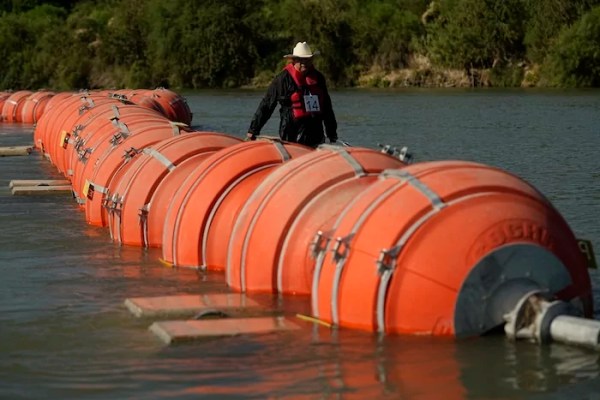 Trump administration to install 17 miles of buoys in river at US-Mexico border