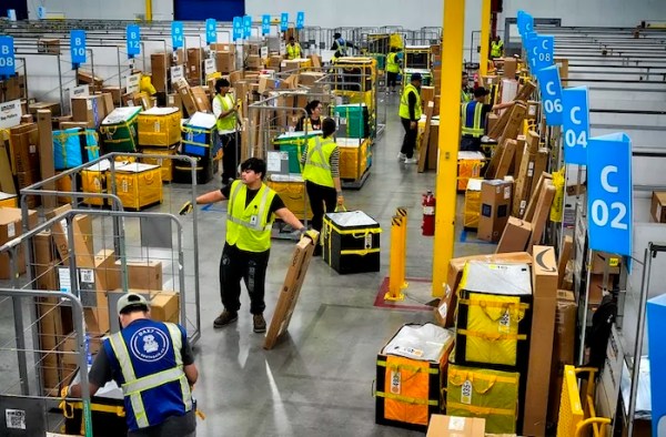 Economy shrank in first quarter, signaling major warning
