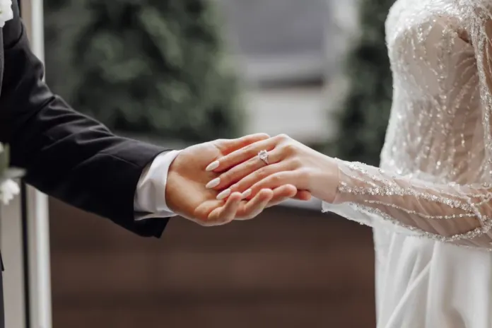 Divorce rate reaches lowest point since peaking in 1980