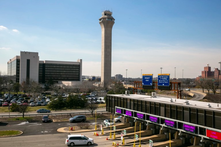 Newark airport communications meltdown renews demands for FAA slot controls