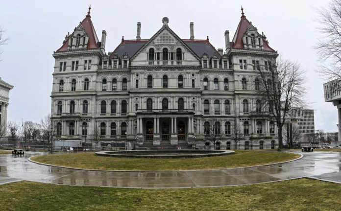 FBI foils New York woman’s alleged ISIS attack plan on state capitol FBI foils New York woman’s alleged ISIS attack plan on state capitol