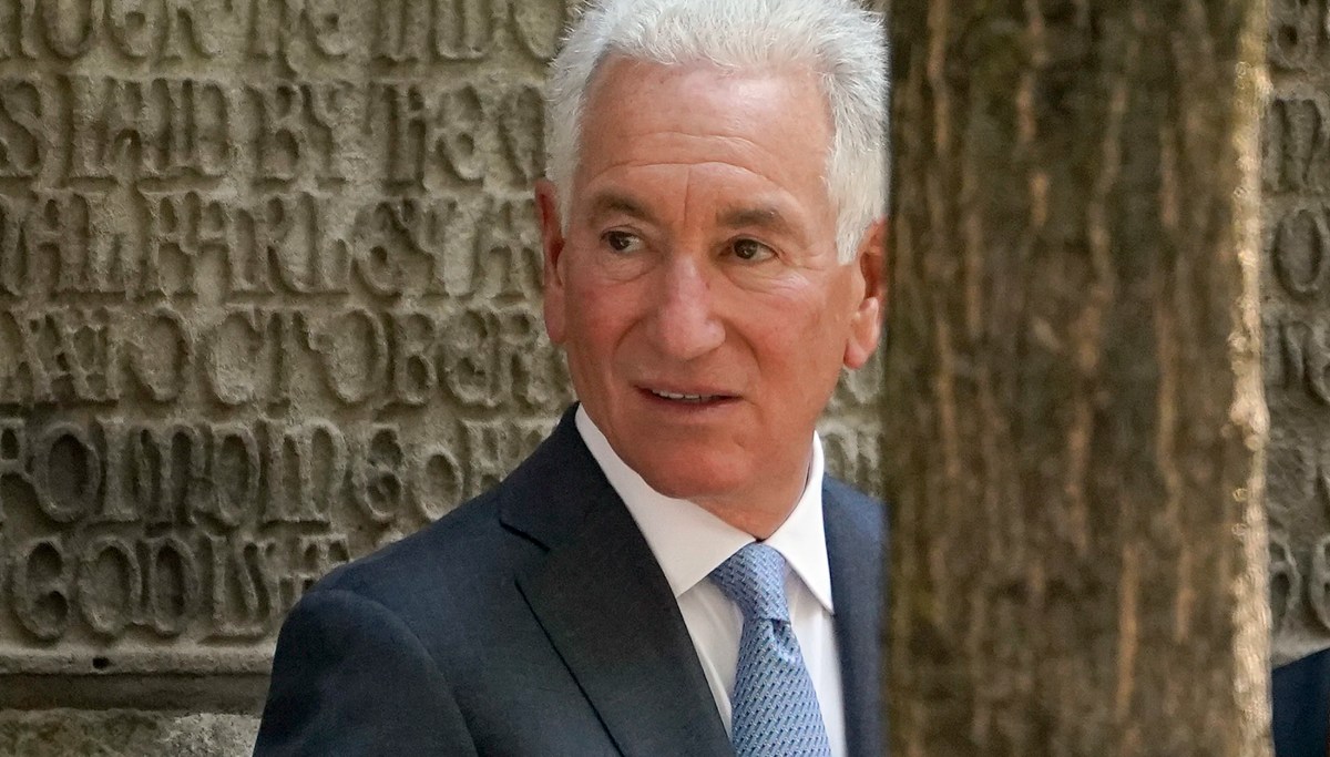 Senate confirms Charles Kushner as ambassador to France despite criminal past