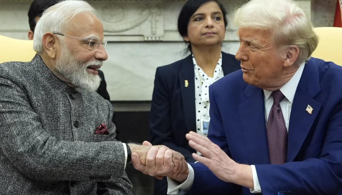 “America Triumphs as India Aligns Away from Russia!”