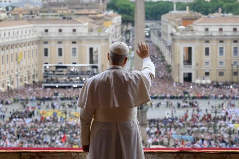 Pope Leo XIV receives royal welcome, urges for peace in Ukraine and Gaza