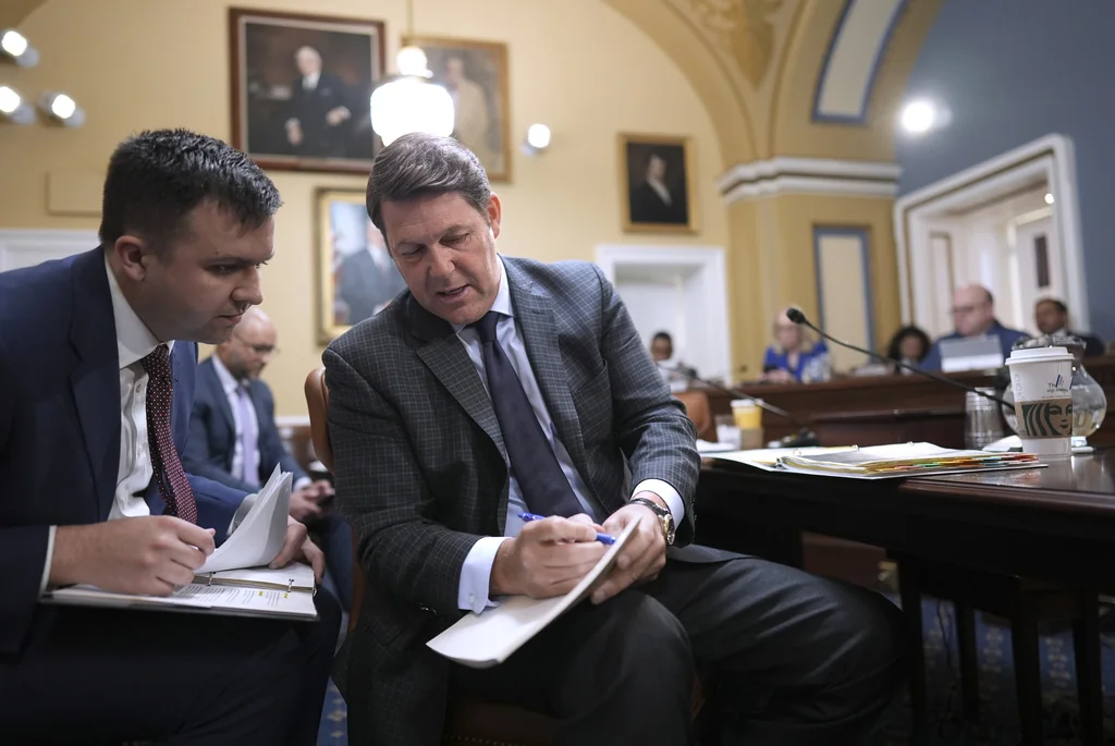 Budget Committee to weigh fiscal commission to wrangle $40 trillion debt