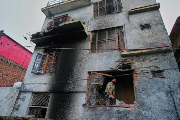 Vance urges nonintervention with India and Pakistan as conflict escalates with mass drone attacks