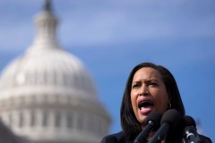 Bowser unveils economic agenda for DC and pushes to repeal controversial wage tips law